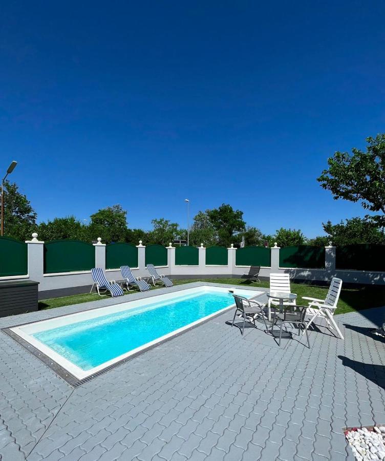Apartamento Traum Mit Pool+balkon *